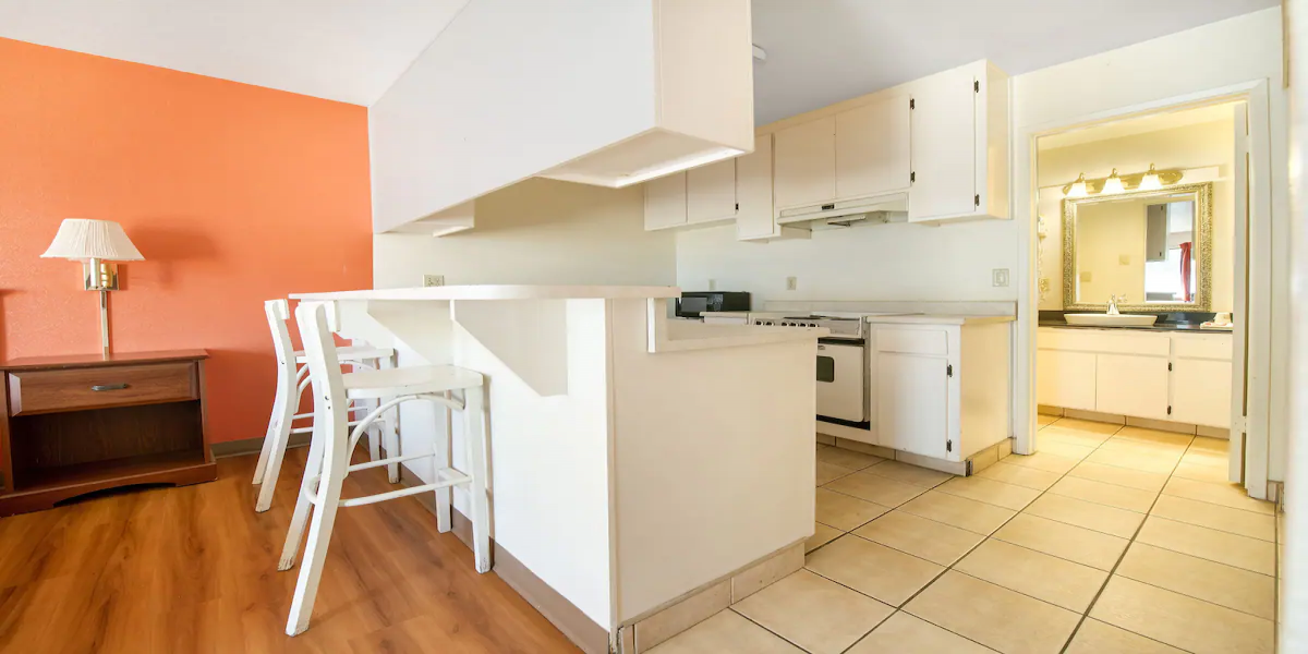 Single King Kitchenette - Non Smoking